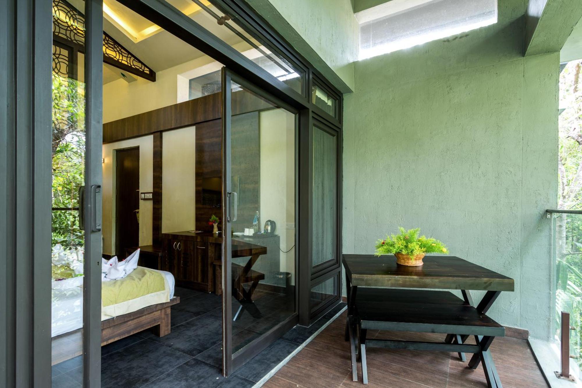 The Mountain Courtyard Thekkady Hotel Buitenkant foto