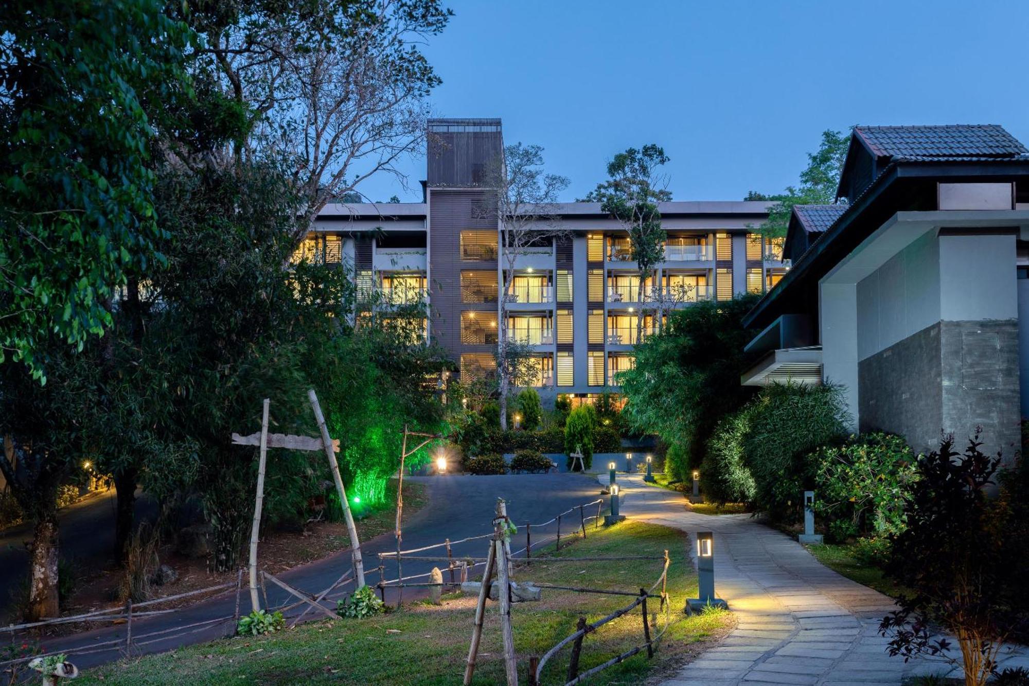 The Mountain Courtyard Thekkady Hotel Buitenkant foto