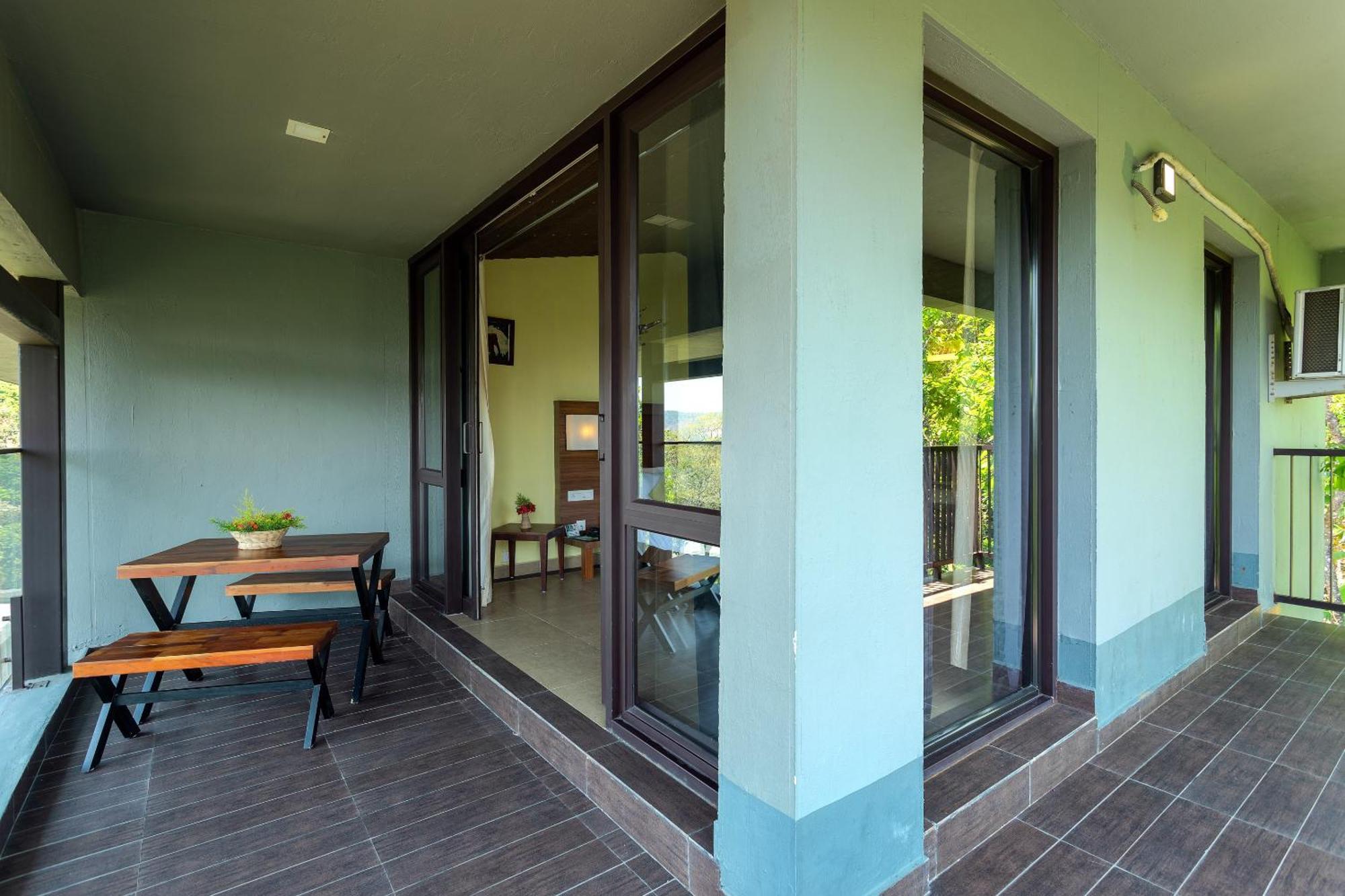 The Mountain Courtyard Thekkady Hotel Buitenkant foto