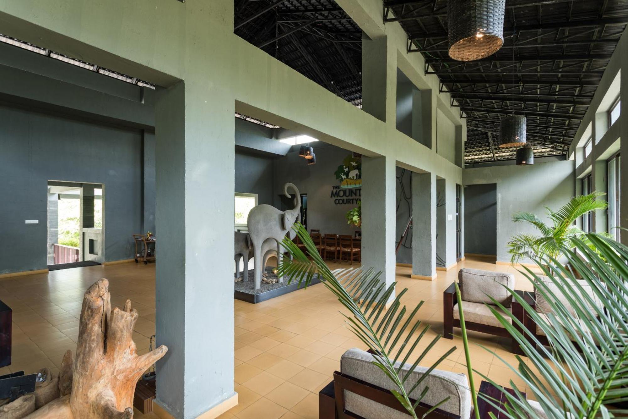 The Mountain Courtyard Thekkady Hotel Buitenkant foto