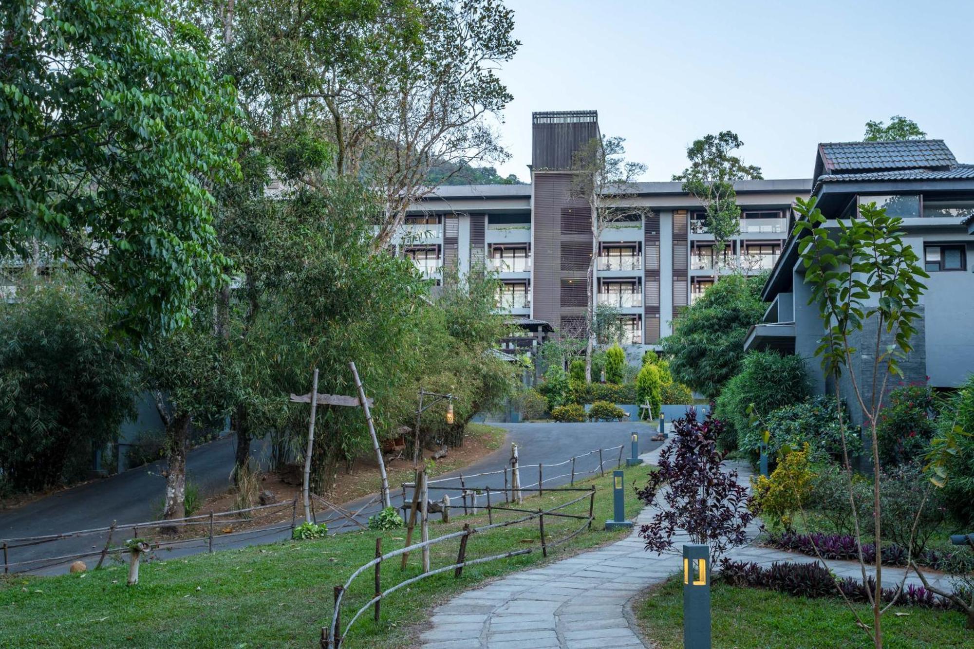 The Mountain Courtyard Thekkady Hotel Buitenkant foto