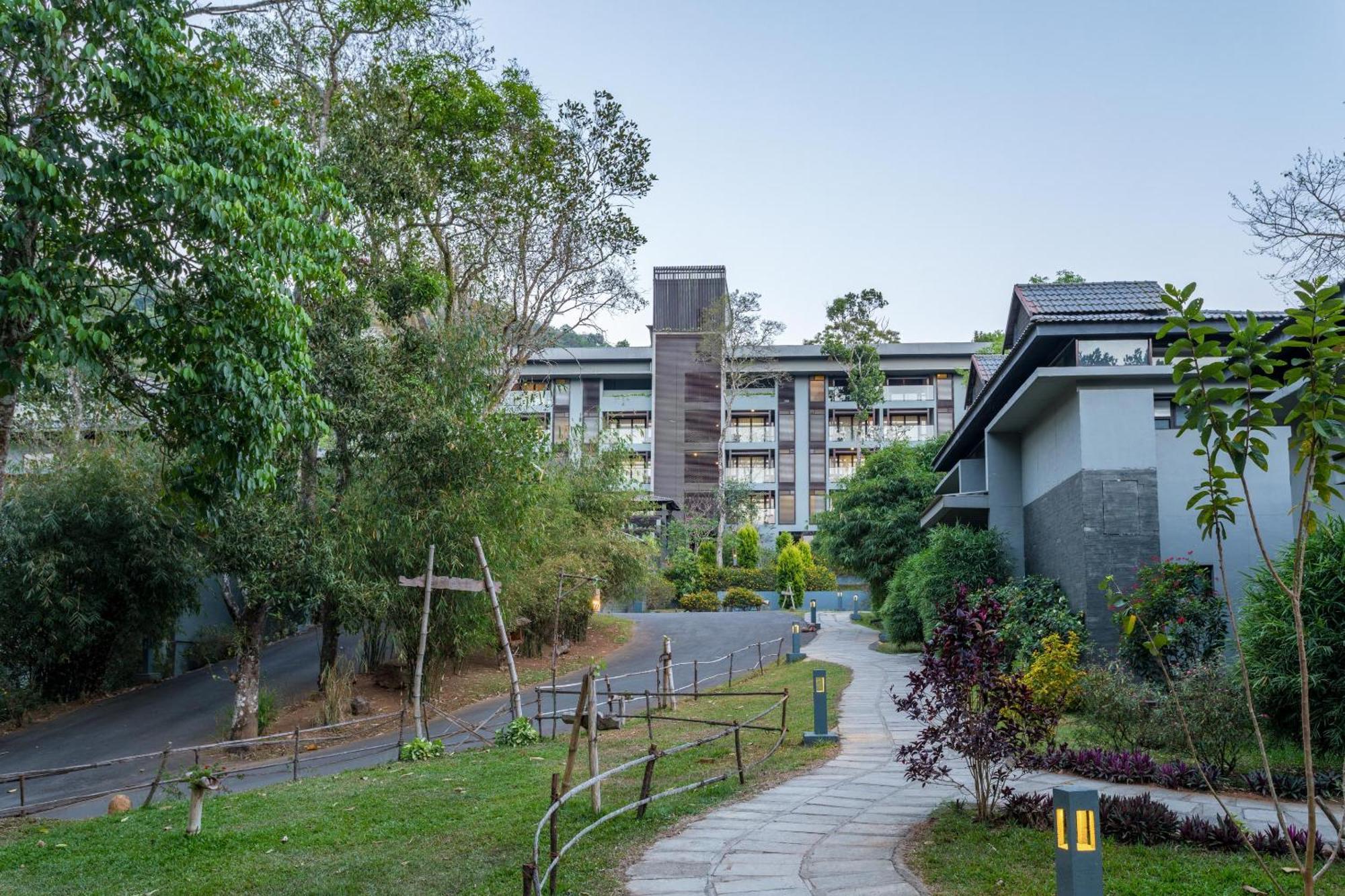 The Mountain Courtyard Thekkady Hotel Buitenkant foto