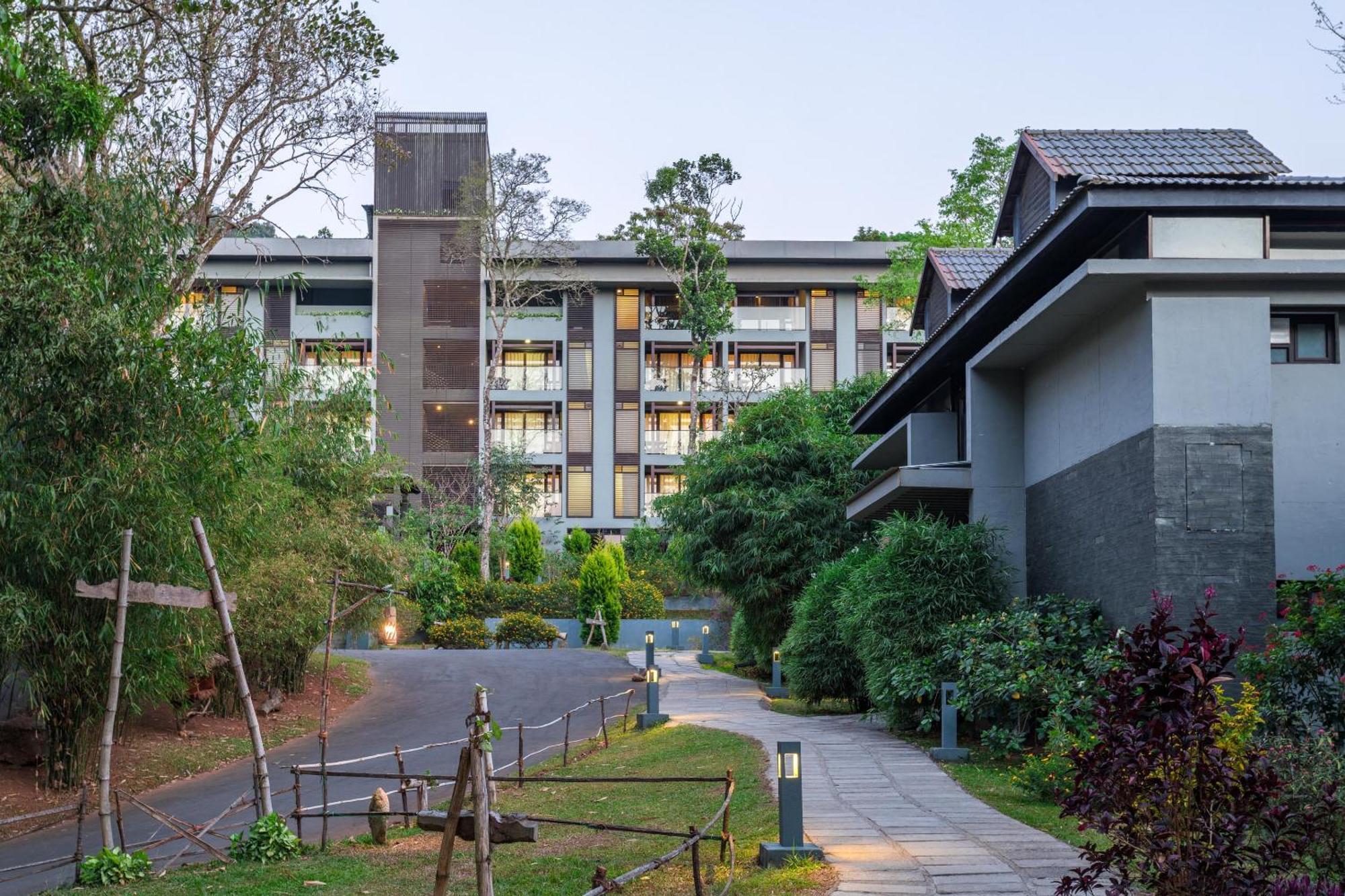 The Mountain Courtyard Thekkady Hotel Buitenkant foto