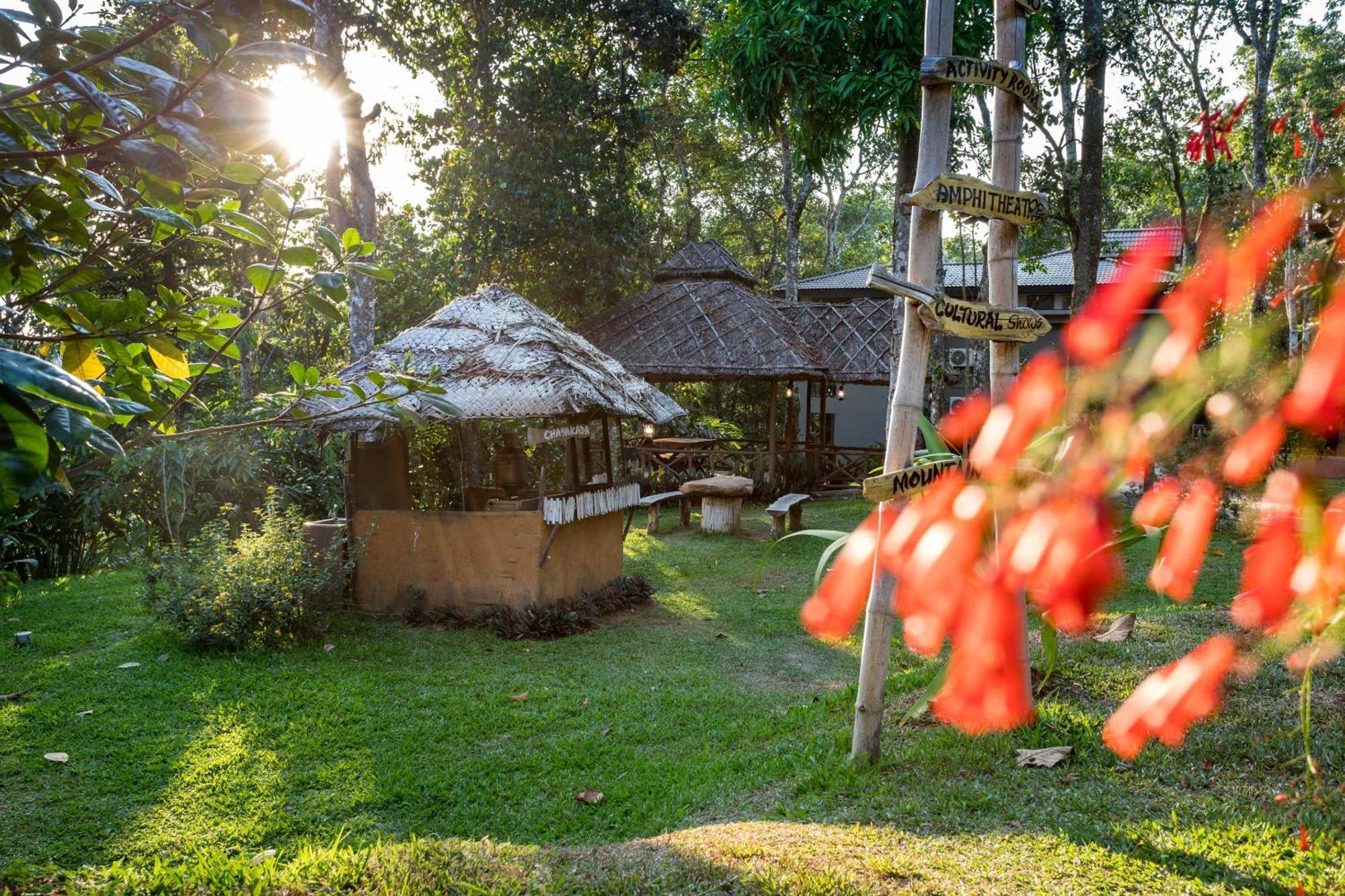 The Mountain Courtyard Thekkady Hotel Buitenkant foto