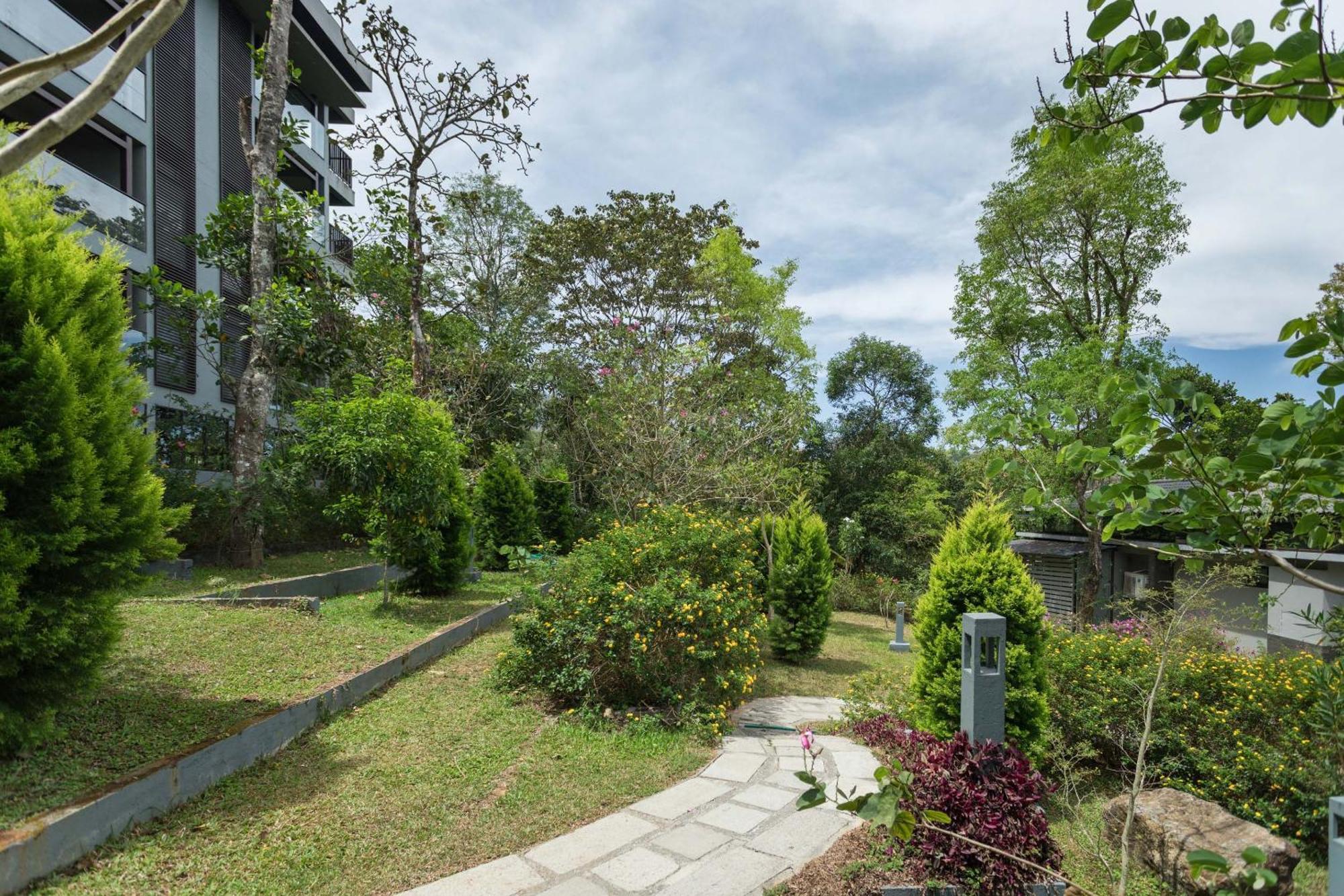 The Mountain Courtyard Thekkady Hotel Buitenkant foto