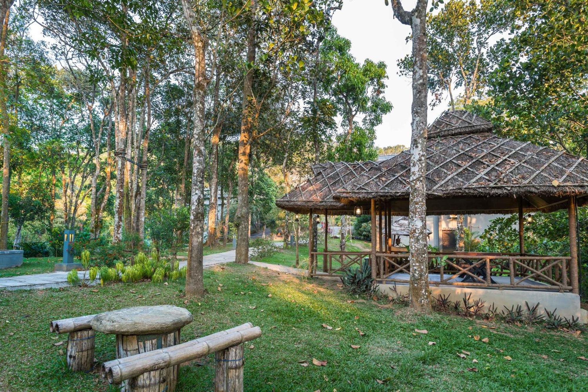 The Mountain Courtyard Thekkady Hotel Buitenkant foto